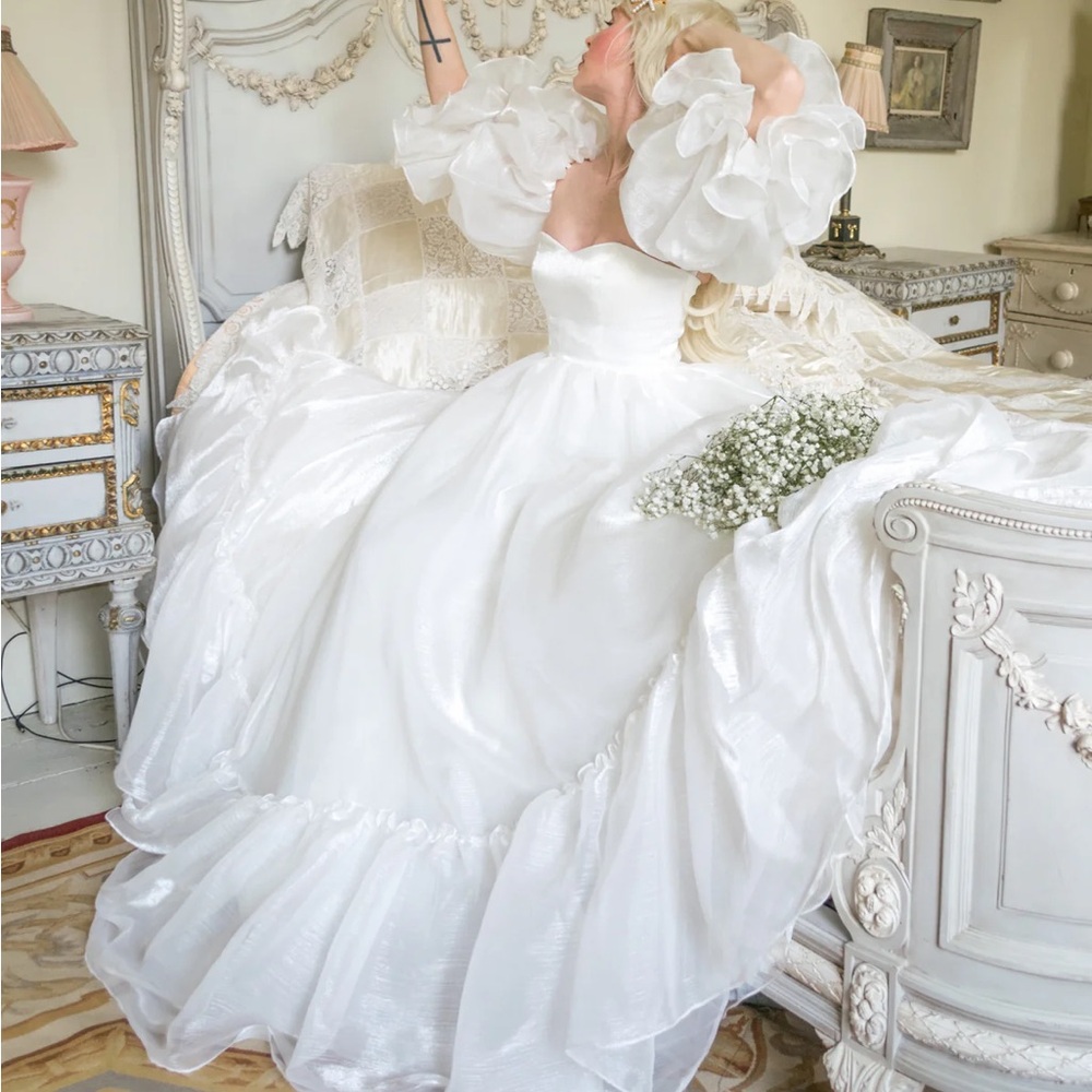 Fanciful Doll Whipped Cream Belle Dress White Elegant Bridal Gown